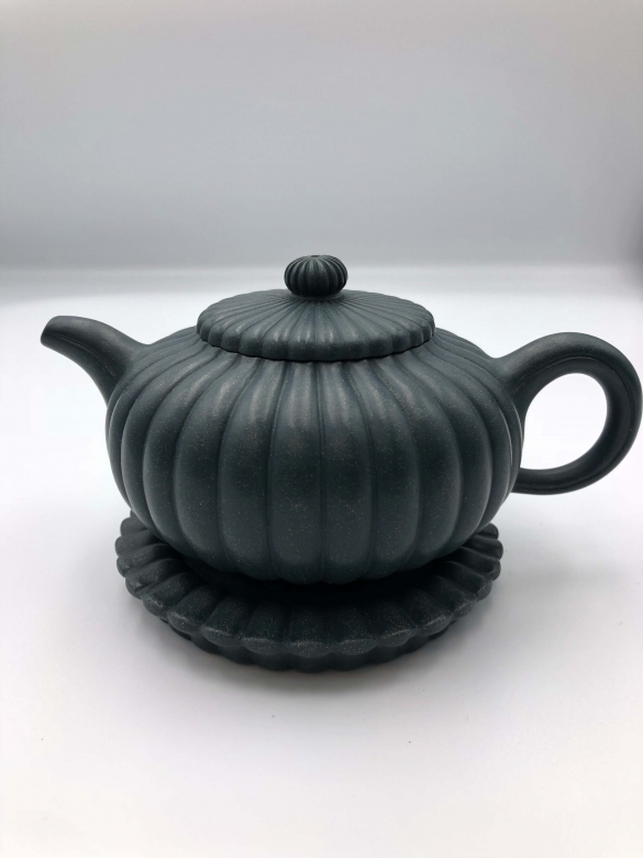 早期金鼎菱菊辦壺 早期金鼎菱菊辦壺